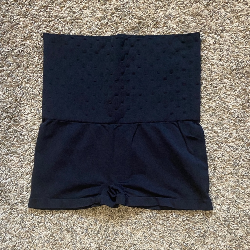 🎃 High-Waist Black Smoothing Shorts for Women